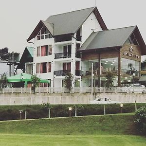 Royal Lake Hotel